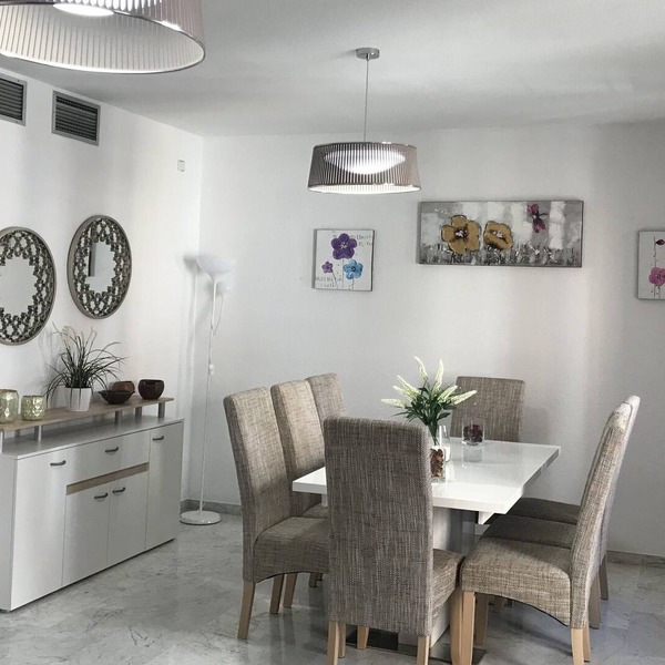 Large, central and bright, AC and heating. Private parking. Also long rentals