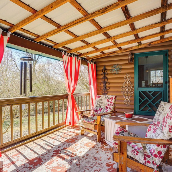 Large Deck: Luxe 6-Acre Retreat in Dahlonega!
