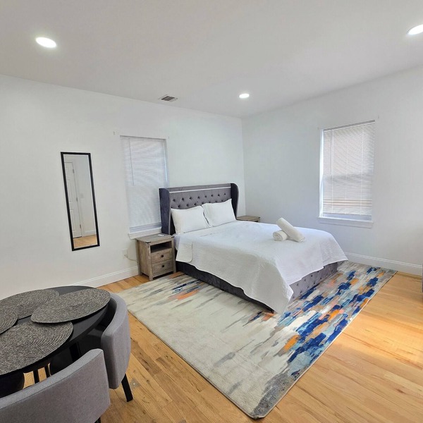 Large Group-Friends Family Business-5bedroom 3bath Bound Brook NJ/NYC
