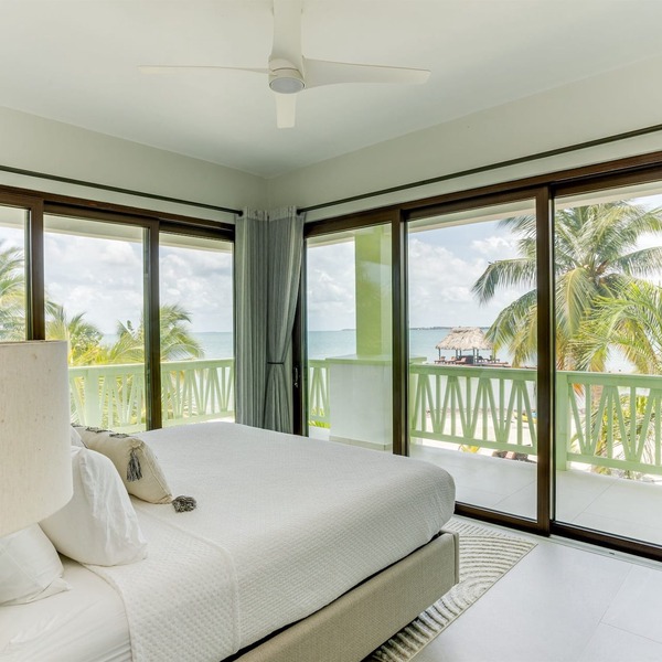 Large Group Unit 122: Sleeps 8, Sea Views,3BR/2BA