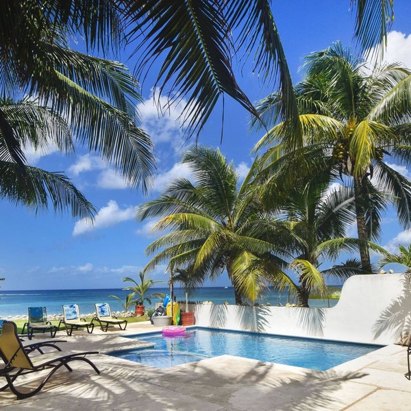 Large Groups , Beachfront Villas with Pools, Staff