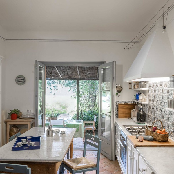 Large house 300 meters walk from the beach, in a compound of only six villas