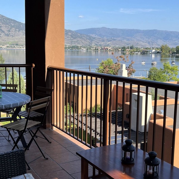 Large Lakefront 3 Bed Condo With Gorgeous Osoyoos Lake and Mountain Views