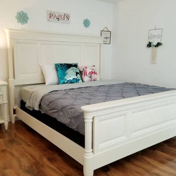 LARGE MASTER BED ROOM WITH PRIVATE ENTRANCE & BATH