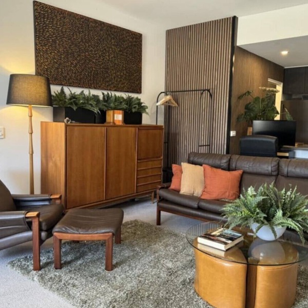 Large Midnight Studio 3, with MCM vibe, in the heart of town