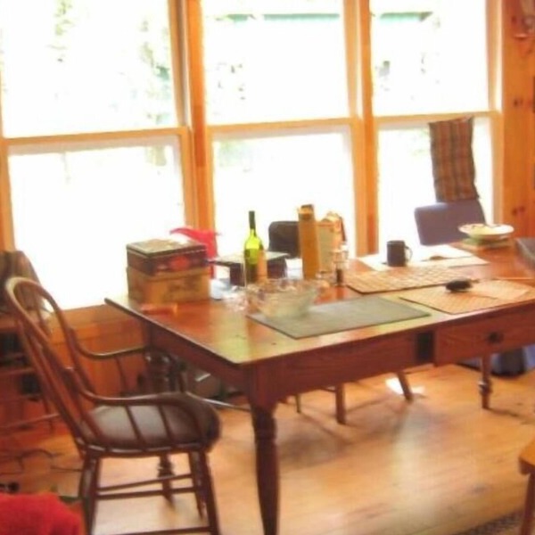 Large, rustic lakefront cottage near Ottawa/arnprior Ontario