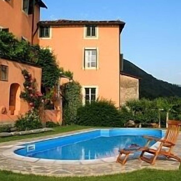 Large Villa Near Lucca In Tuscany With Pool And Mountain Views