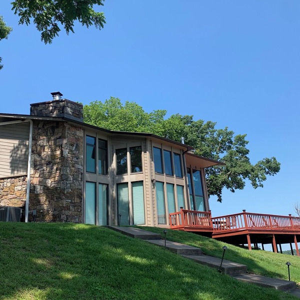 Large Waterfront w/Stellar Views of Grand Lake! Pvt Dock! 6Bed/4Bath, Sleeps 18!