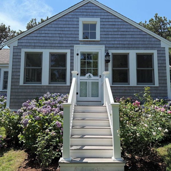 Large Yard, Quiet; 300 Yd on Sidewalk to Hardings Beach