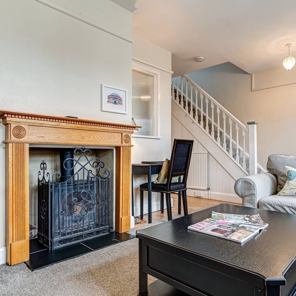Lavender House | Oxford Holiday Let | 2 Bed & Sleeps 4