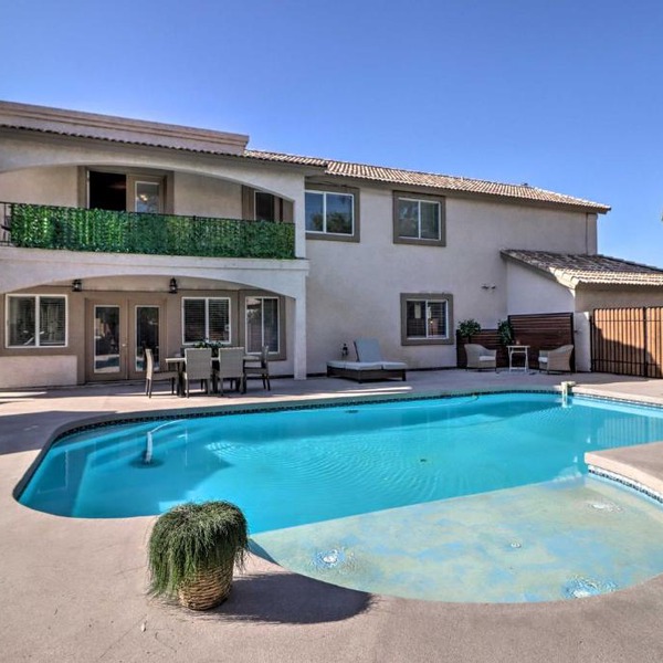 Lavish Family Escape w/Game Room in Avondale!