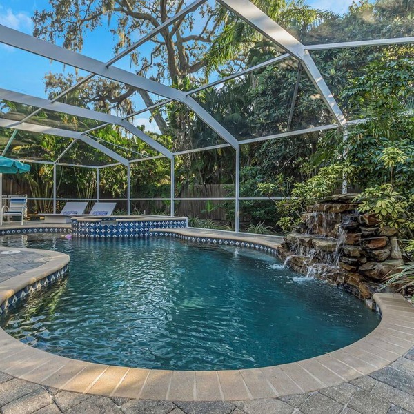 Lazy Lizard Villa! With Heated Pool/Spa/Waterfall. Safety Harbor FL