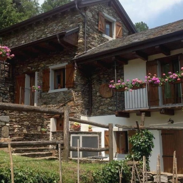 Le 2 formiche (Lauri): rustic cottage with terrace and garden