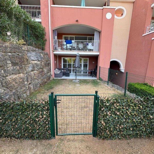 Le Cocon du Hameau rdj cloturé Cap Esterel