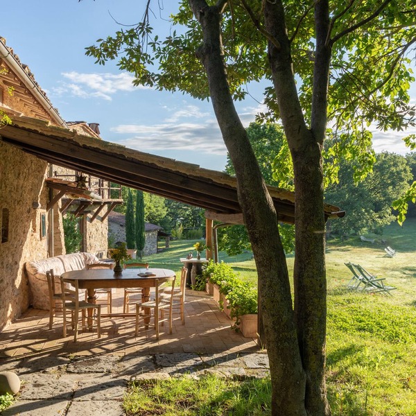 Le Pianore Private Tuscan Villa, Pool, Mountain views, 50ha Organic Farm