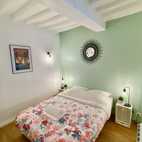 Le Plaisancier: Historic Center, between the Port and the Beach, Parking