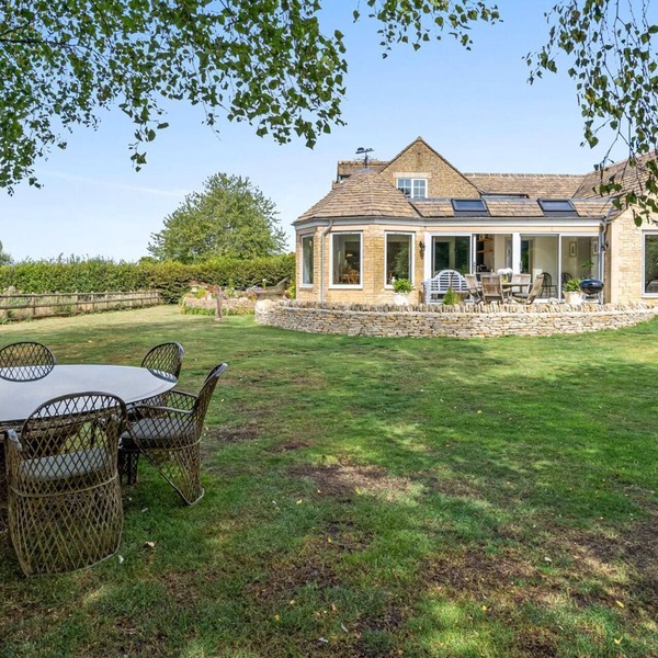 Leafield House - pet friendly near Cheltenham