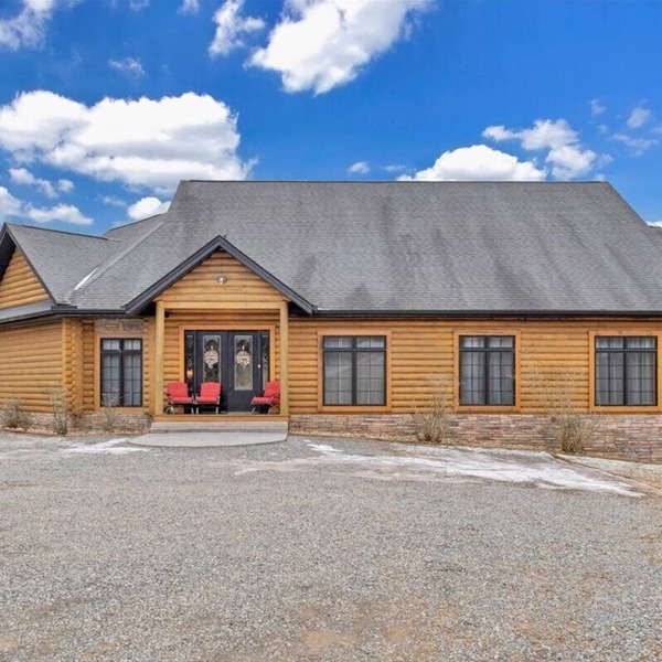 Liberty Pines - Lakefront Log Home, Swim Spa & Game Room