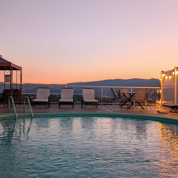 Licensed Private Pool Sunset Views 15 min to Downtown