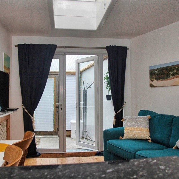 Light and airy with parking nearby
