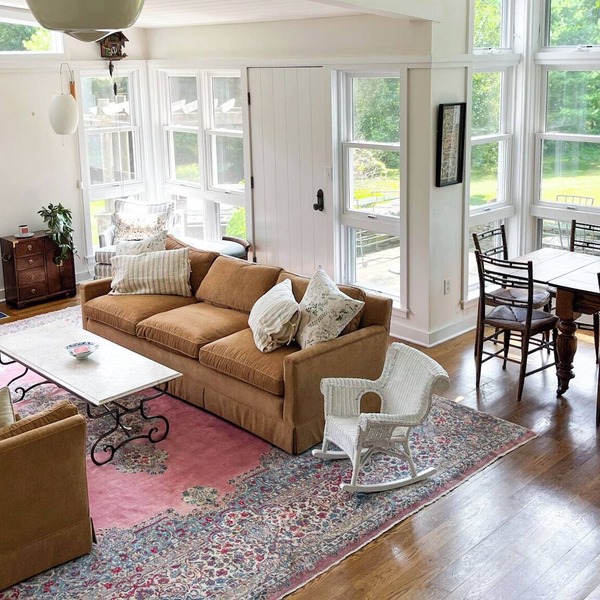 Light-Filled Cottage with Pool on Private 5 Acres