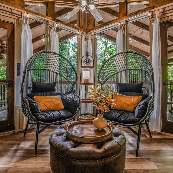 Light'n Bug Bungalow 1 Bedroom Cabin by RedAwning