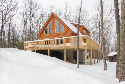 Lighthearted Lodge
