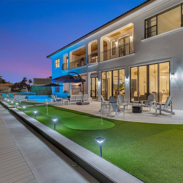 Lighthouse 6 BR Mansion, 90ft waterfront dock, heated pool, hot tub and more!
