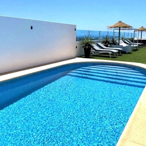 Lillos- 3 bed/3 bath pool/hot tub sea views on the golf estate, Costa Teguise