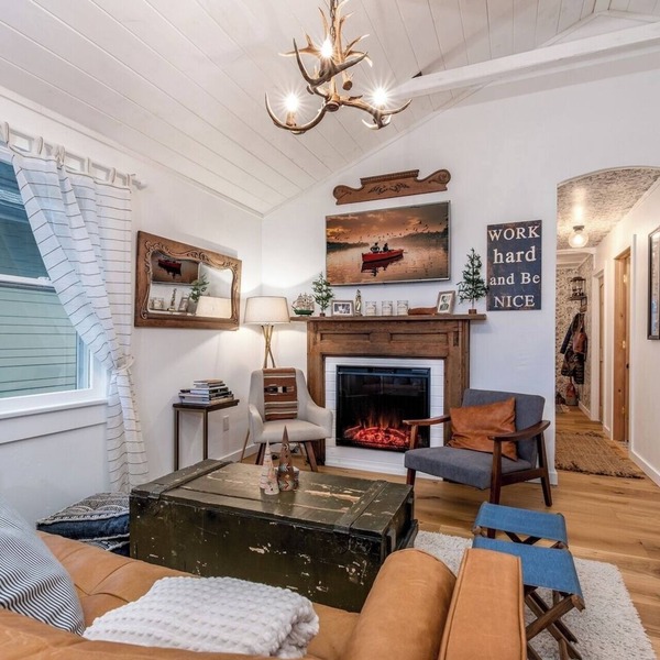 Little Blue Bungalow - Amazing Views + Boat Dock!