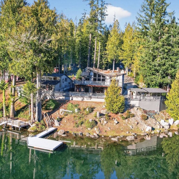Living Waters Lodge | A Family-Friendly Lakefront Olympic Peninsula Retreat