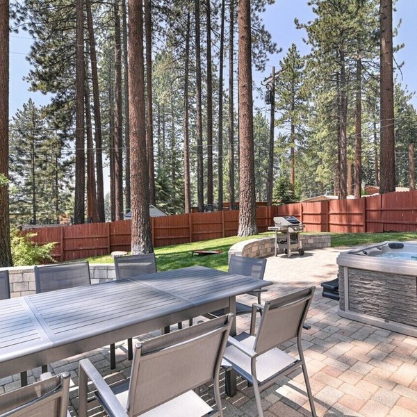 LK162.The Juniper Cabin: 3 BR, 2 BA House in Stateline, Sleeps 8