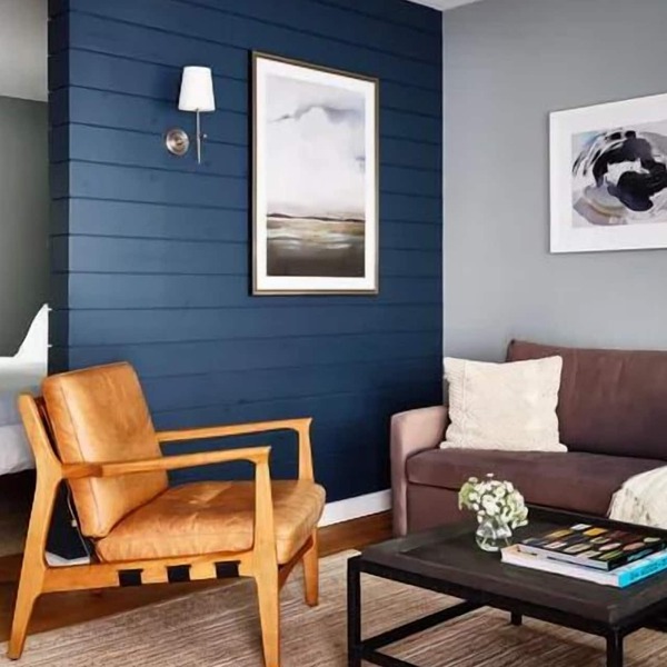 Located Close to East Hampton's Gorgeous Beaches! 2 Comfortable Units, Pool!