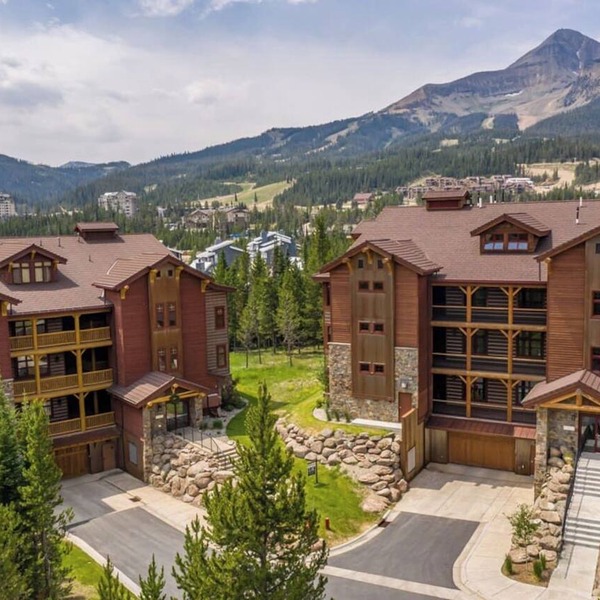 Location: Awesome! Plus a private Hot Tub!
