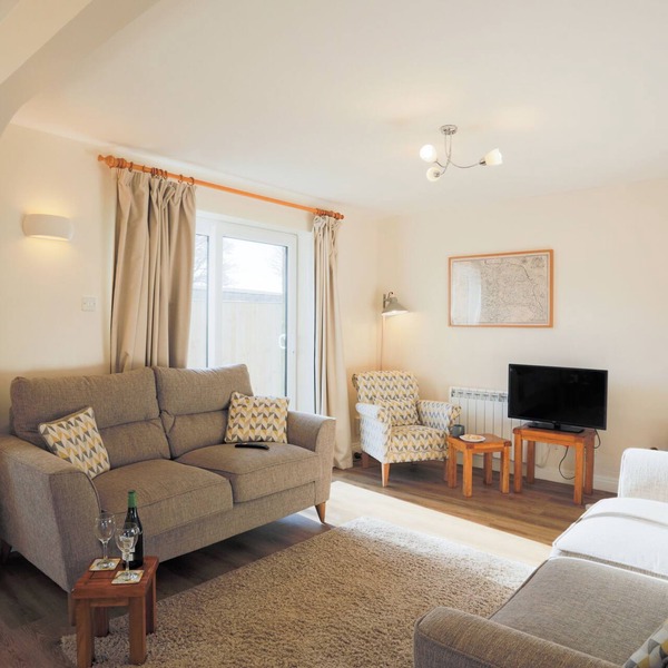 Lock Cottage, 3 bed cottage (sleeps 6) in Lockton nr Pickering