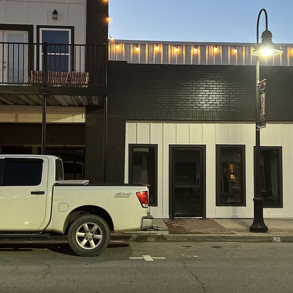 Loft apartment in entertainment district of town for the family!