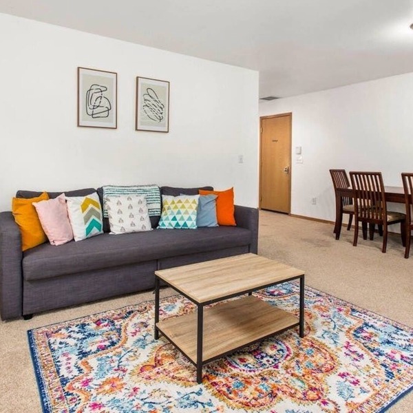 Loftium | Delightful Lower Suite Blocks from Lake Washington