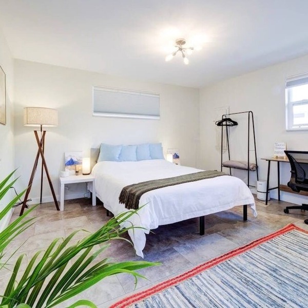 Loftium | Sunny Studio+Kitchenette just Steps to Green Lake!