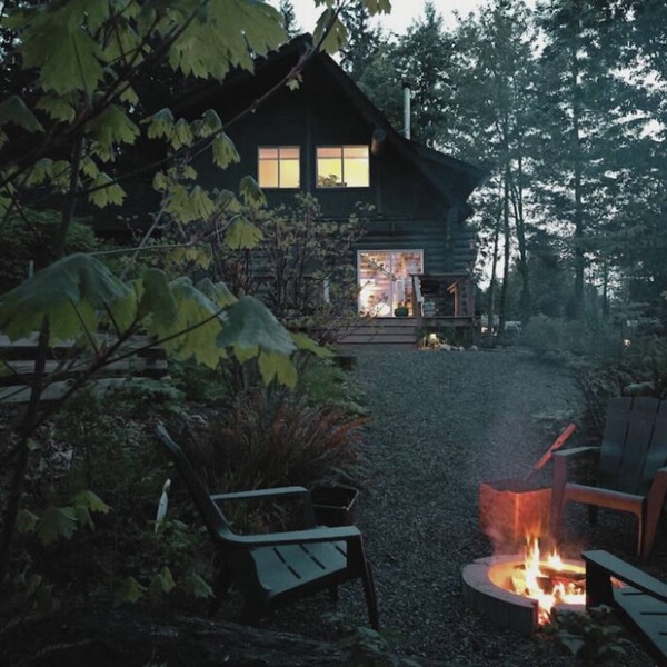 Log Cabin with Sauna | Central Island Getaway