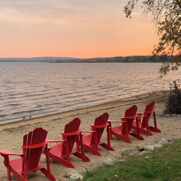 Log Cottage + 2 Log Cabins at Round Lake (6 bdrms; 3 baths, sleeps15)