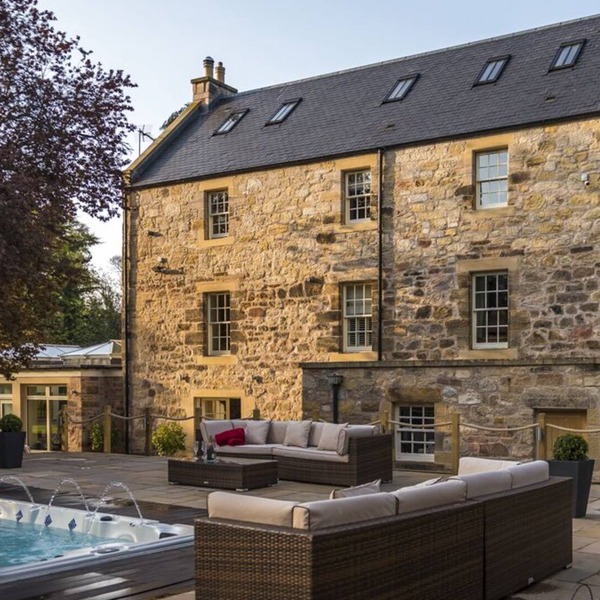 Logan Manor - Five Bedroom Villa, Sleeps 10