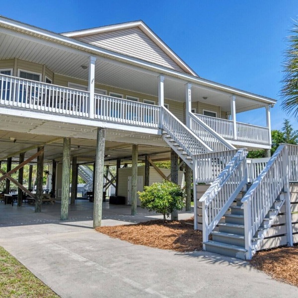 Lollipops Beach House - Four Bedroom, Three Bath, Private Pool in Long Bay