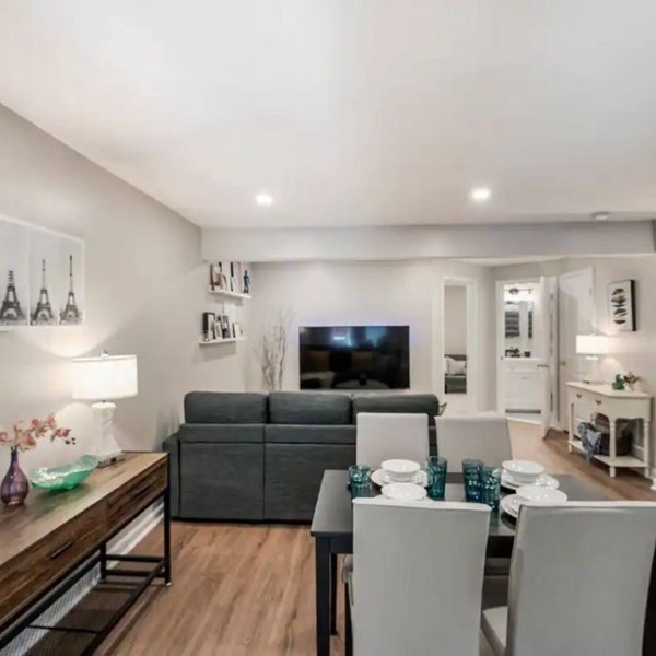 Lovely 1-bedroom rental unit with free parking