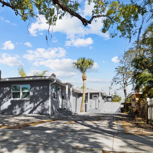 Lovely 1 bedroom rental unit 5 minutes to downtown