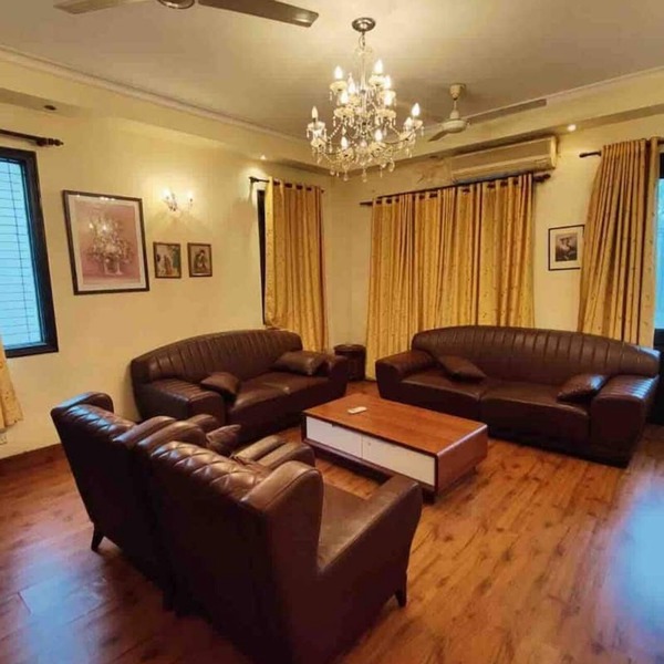 Lovely 7BHK Unit/Spacious Entire Two floors