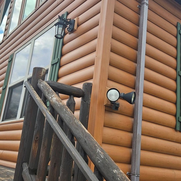Lovely and rustic 3-bedroom cabin in Cairnbrook for a relaxing getaway