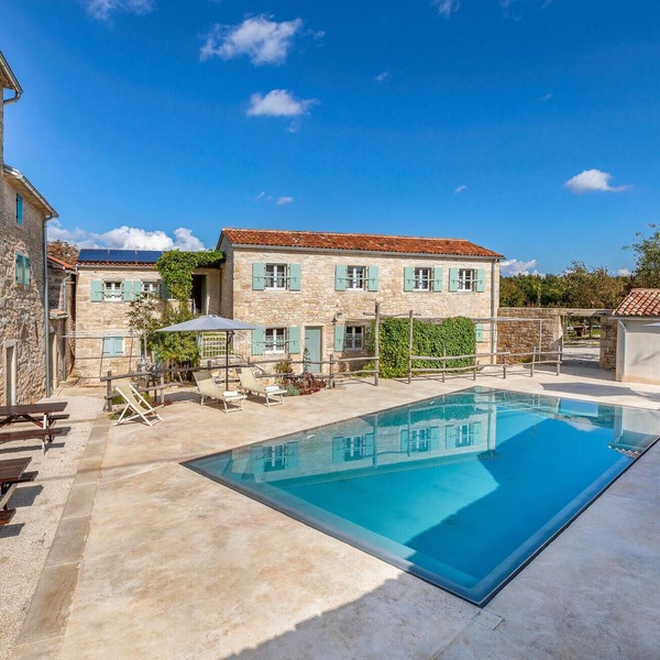 Lovely apartment in Zminj with swimming pool