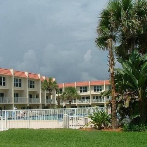 Lovely Condo On The Beach With Pool And Ocean View - Newly Furnished