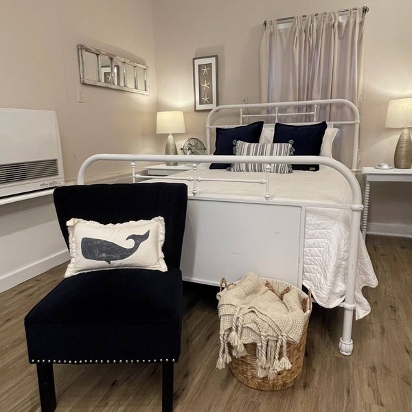 “Low Tide” cozy studio for two!