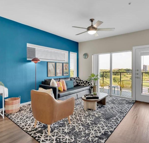 LUX 1B1B with Parking, Pool, Gym, Private Patio near Austin